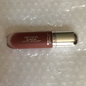 ☀️ $3 ☀️ Revlon Ultra HD Matte Lip-color